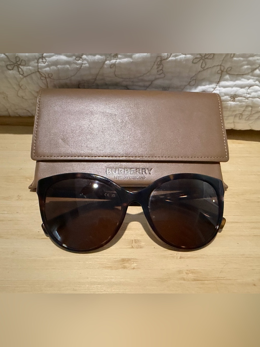 Burberry 55MM CAT EYE BETTY CLASSIC Tortoise Shell with Brown leather case